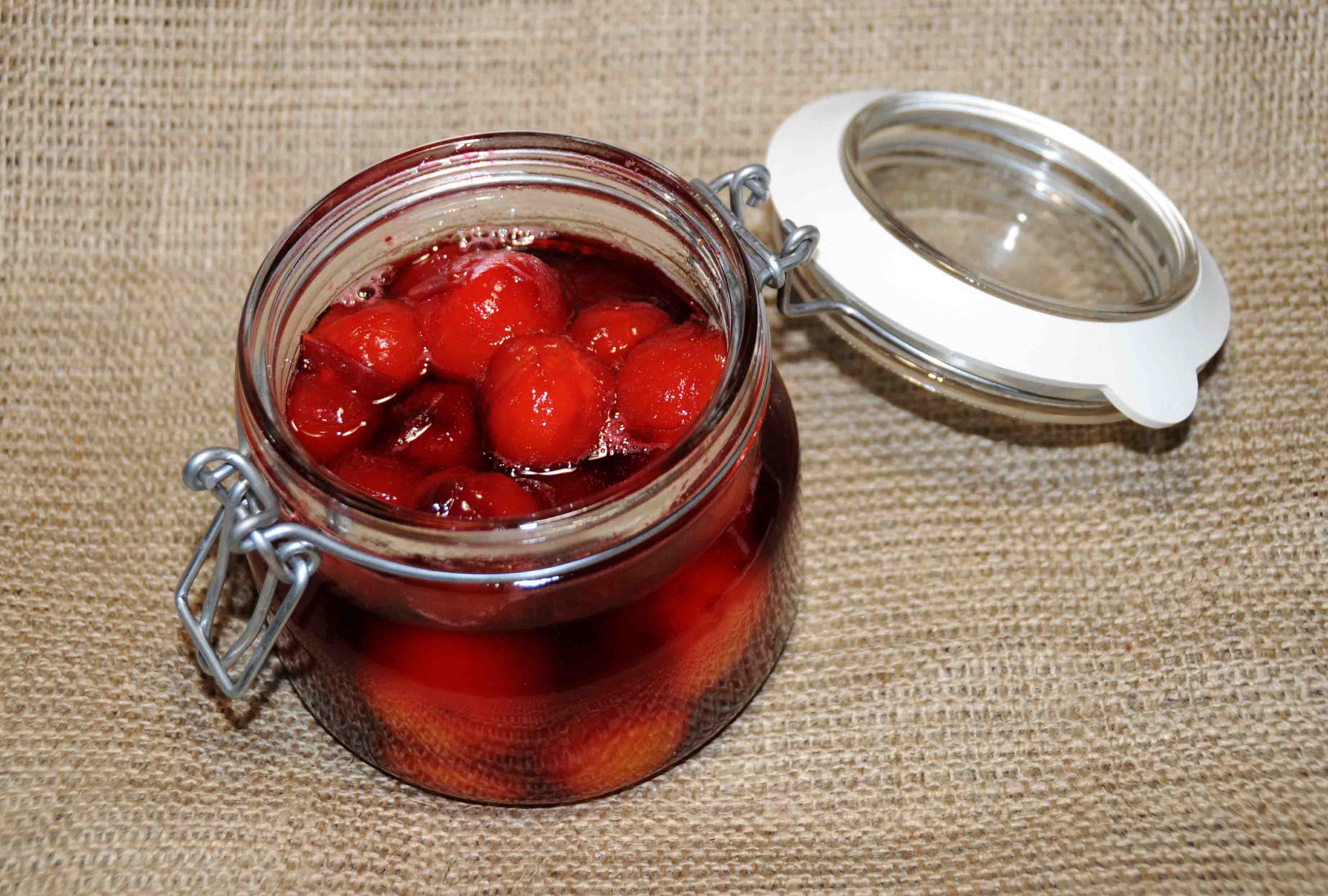 Kομπόστα κόκκινα κορόμηλα - Compote red cherry plum