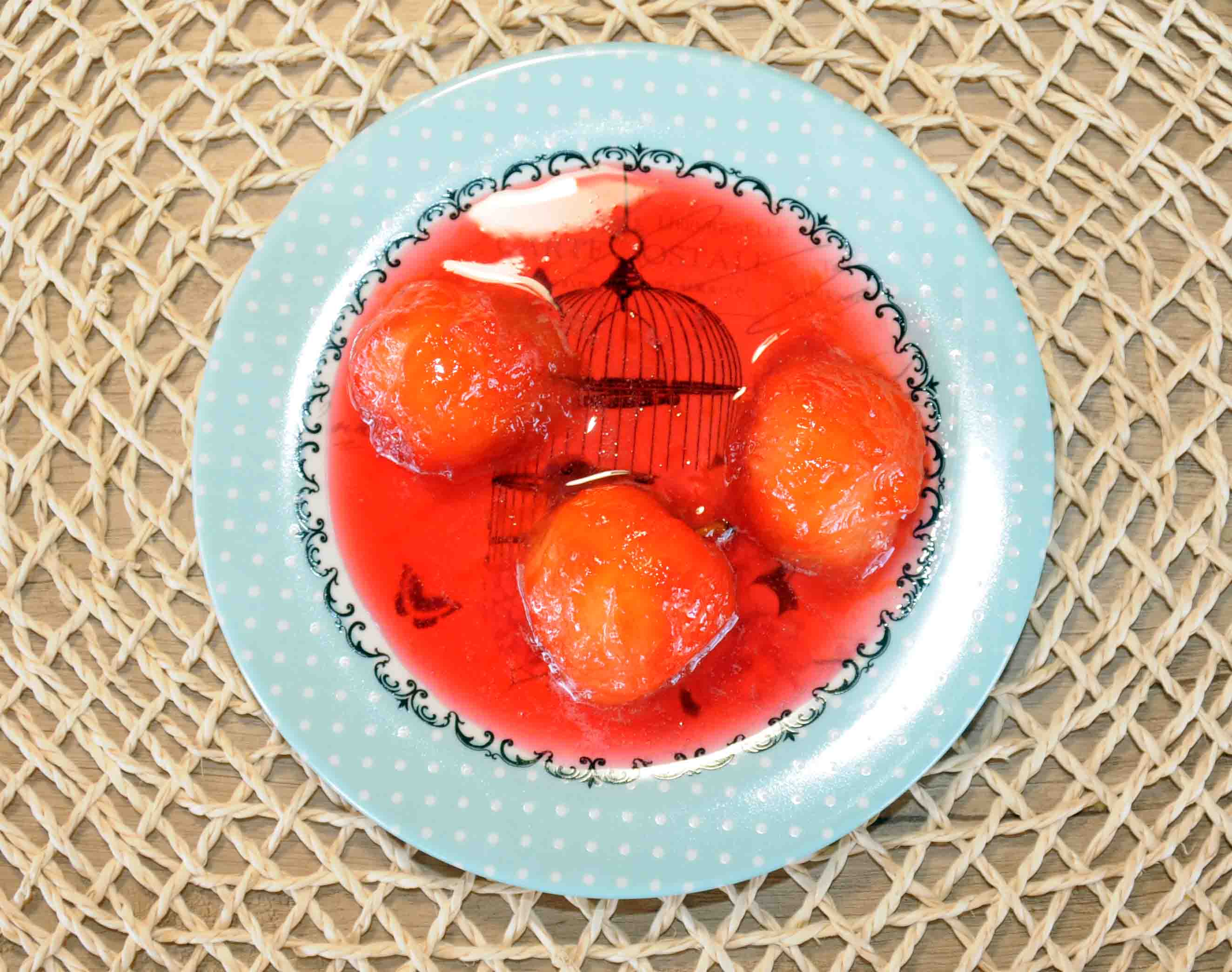 Γλυκό κουταλιού βανίλια - Sweet plum Preserve Photo By Thanasis Bounas