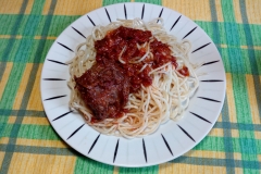 Μοσχαράκι με μακαρόνια - Beef withν Spaghetti