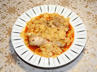 Κοτόπουλο με χυλοπίτες σπιτικές - Chicken with homemade noodles in small pieces