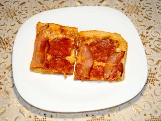 Πίτσα με Λεπτή Ζύμη - Pizza with Thin Dough