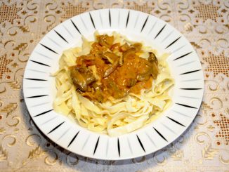 Σπιτικά λαζάνια με σάλτσα μουστάρδας - Homemade noodles with mustard sauce
