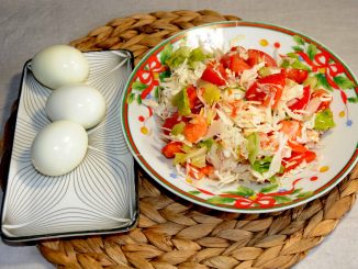 Ενα γρήγορο γέυμα με αυγό και σαλάτα - A Quick Meal with Egg and salad