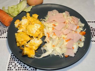 Ομελέτα με σαλάτα λαχανικόν και γαλοπούλα - Omelette with Vegetable Salad and Turkey
