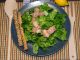 Σαλάτα με τόνο και δυο κριτσίνια - Salad with tuna and two breadsticks