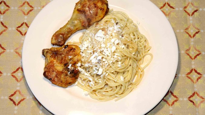 Μακαρόνια με κοτόπουλο - Macaroni with chicken Μακαρόνια με κοτόπουλο - Macaroni with chicken