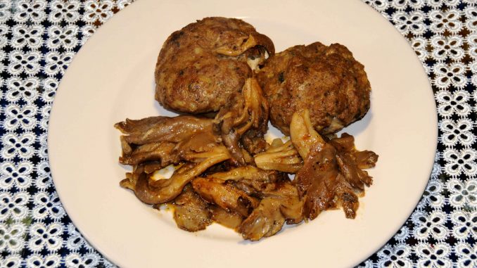 Μπιφτέκια με μανιτάρια - Burgers with mushrooms