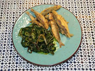 Ραδίκα Ιταλικα με τιγανιτές Σαρδέλες - Dandelion Greens with fried Sardines