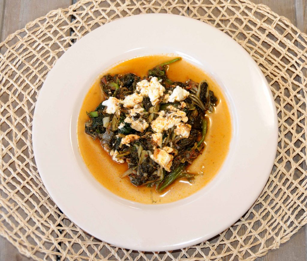 Σπανάκι και σέσκουλα κοκκινιστά με φέτα - Spinach and Sea beet with feta cheese