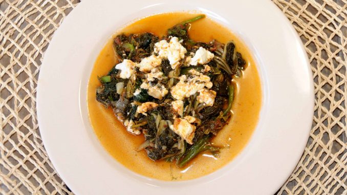 Σπανάκι και σέσκουλα κοκκινιστά με φέτα - Spinach and Sea beet with feta cheese