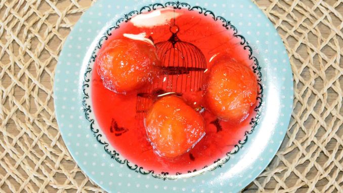 Γλυκό κουταλιού βανίλια - Sweet plum Preserve Photo By Thanasis Bounas