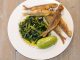Ραδίκια με γόπες τηγανιτές - Dandelion Greens with Boops boops fried