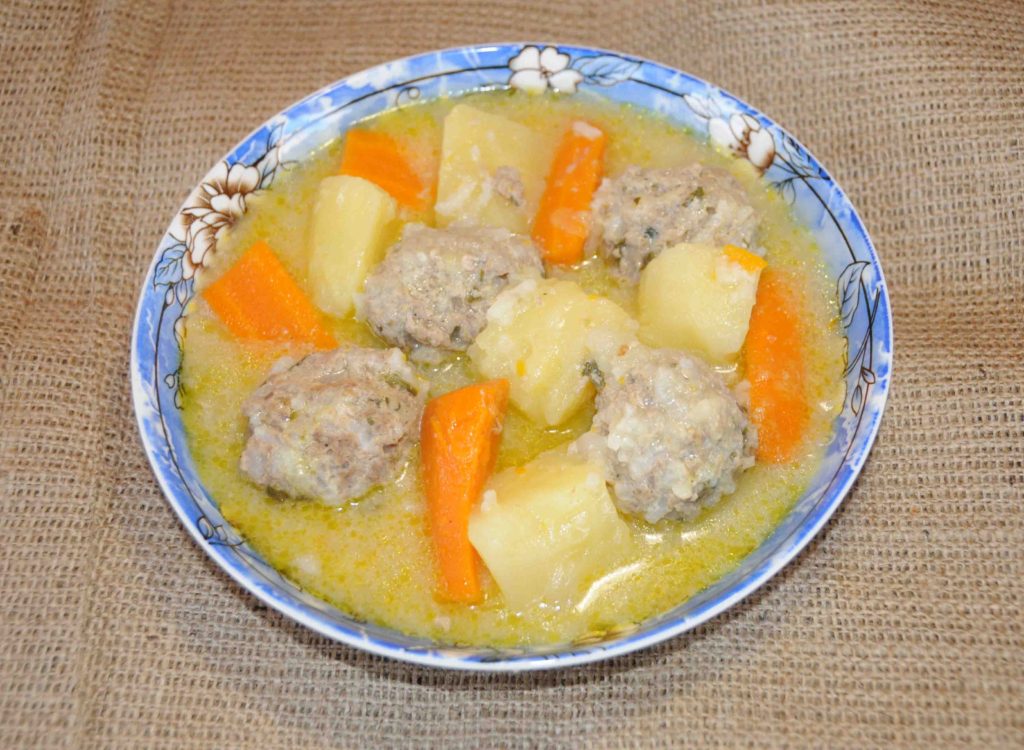 Γιουβαρλάκια σούπα - soup meatballs