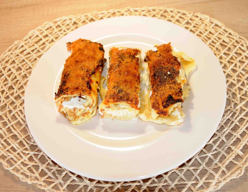 Κρέπες γεμιστές με μανιτάρια στο φούρνο - Crepes stuffed with mushrooms in the oven