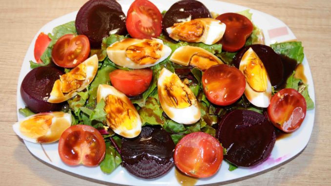 Σαλάτα με μπατζάρια - Beetroot salad