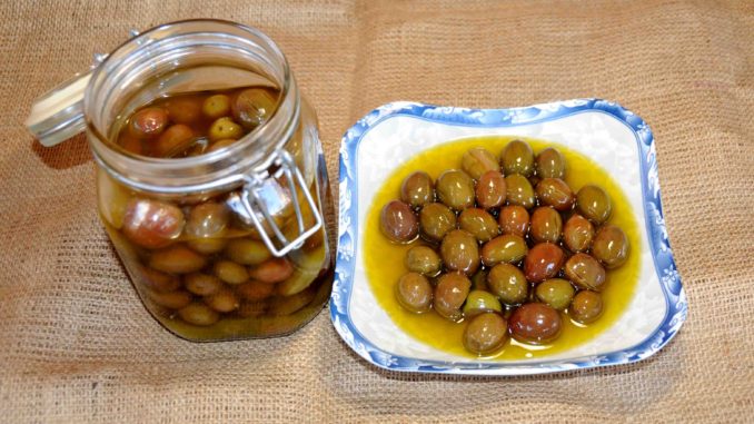 Ελιές ξυδάτες - Olives made with vinegar