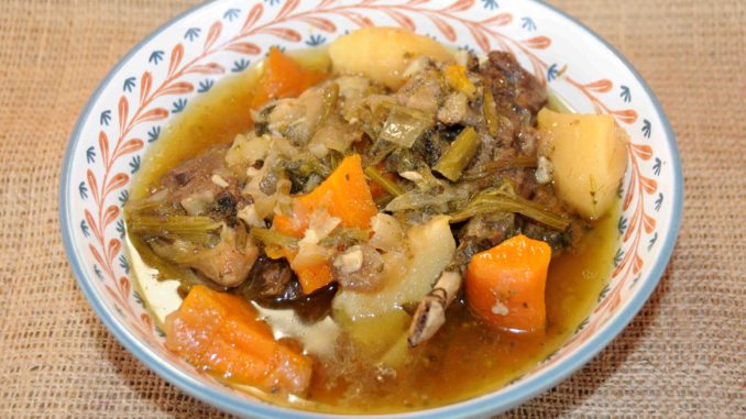 Προβατίνα βραστή με λαχανικά - Lamb boiled with vegetables