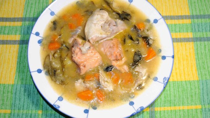 Ψαρόσουπα με σολομό - Fish soup with salmon