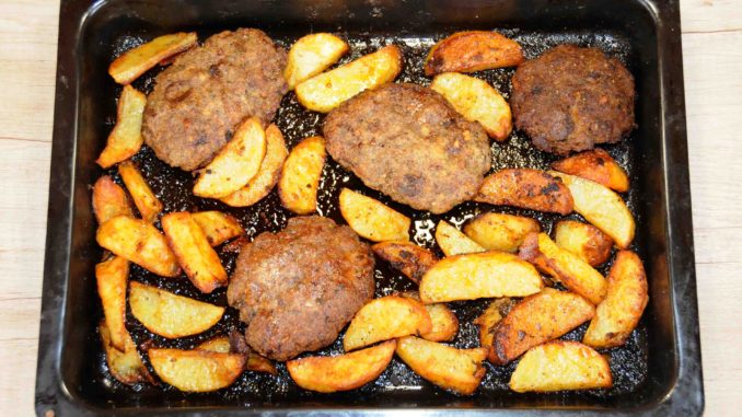 Μπιφτέκια με πατάτες στο φούρνο