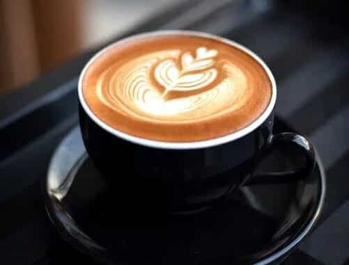 Όλη η διαδικασία για το πώς να φτιάξετε έναν υπέροχο καφέ Café Con Leche